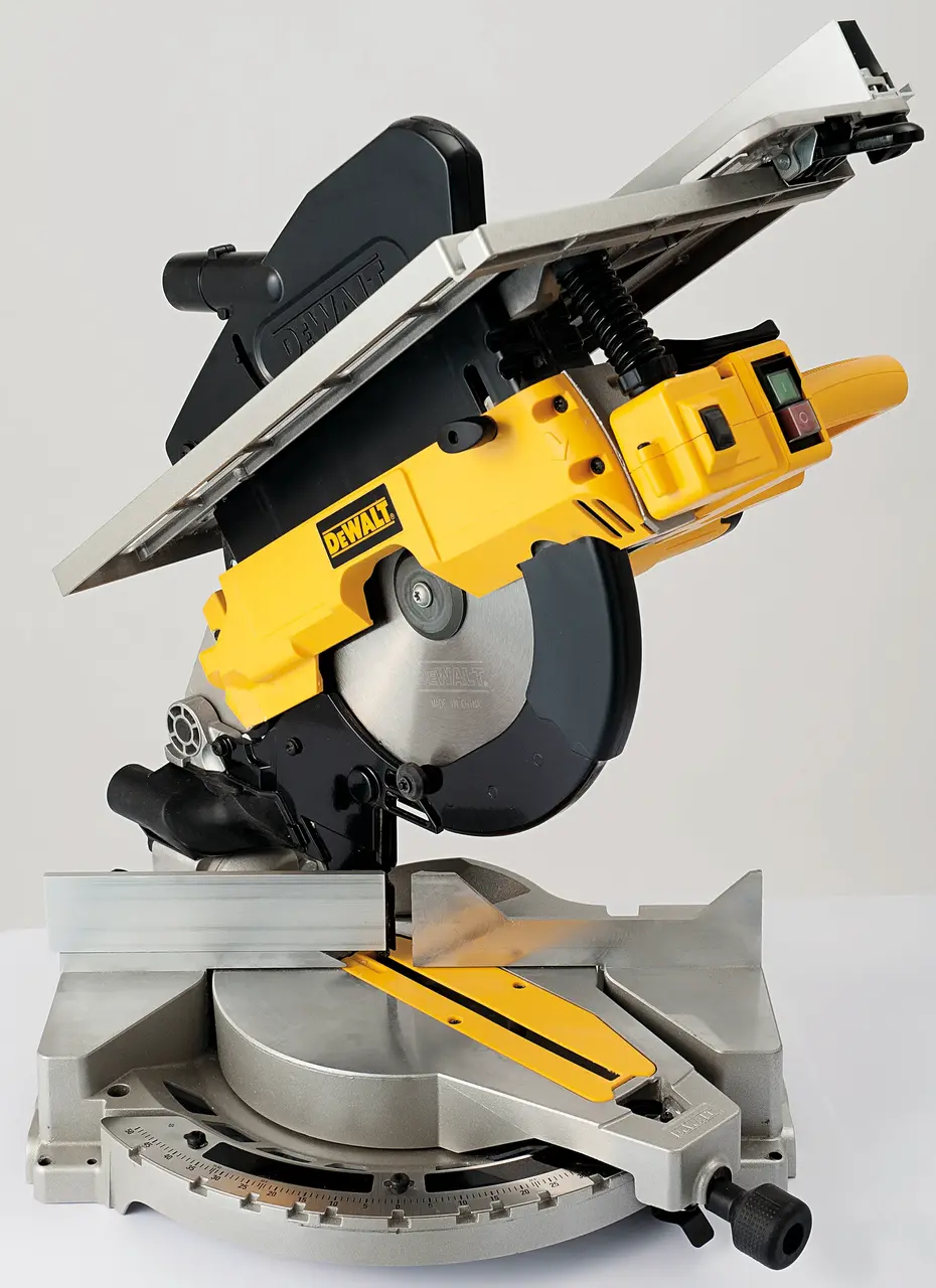 1.600 Watt Tisch-, Kapp- und Gehrungssäge 305mm