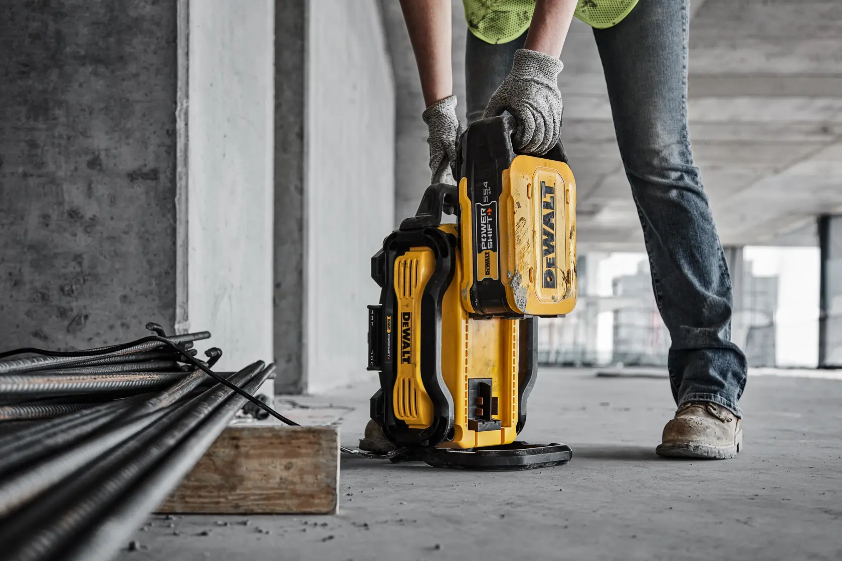 DEWALT® POWERSHIFT™ Schnellladegerät, 550 Watt