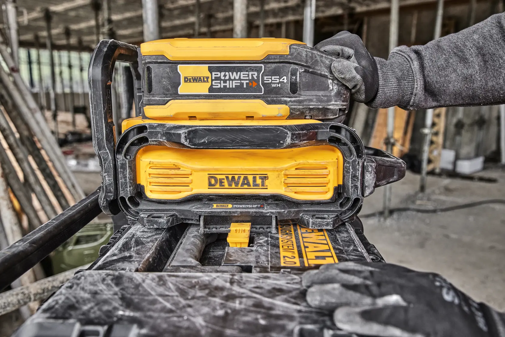 DEWALT® POWERSHIFT™ Schnellladegerät, 550 Watt