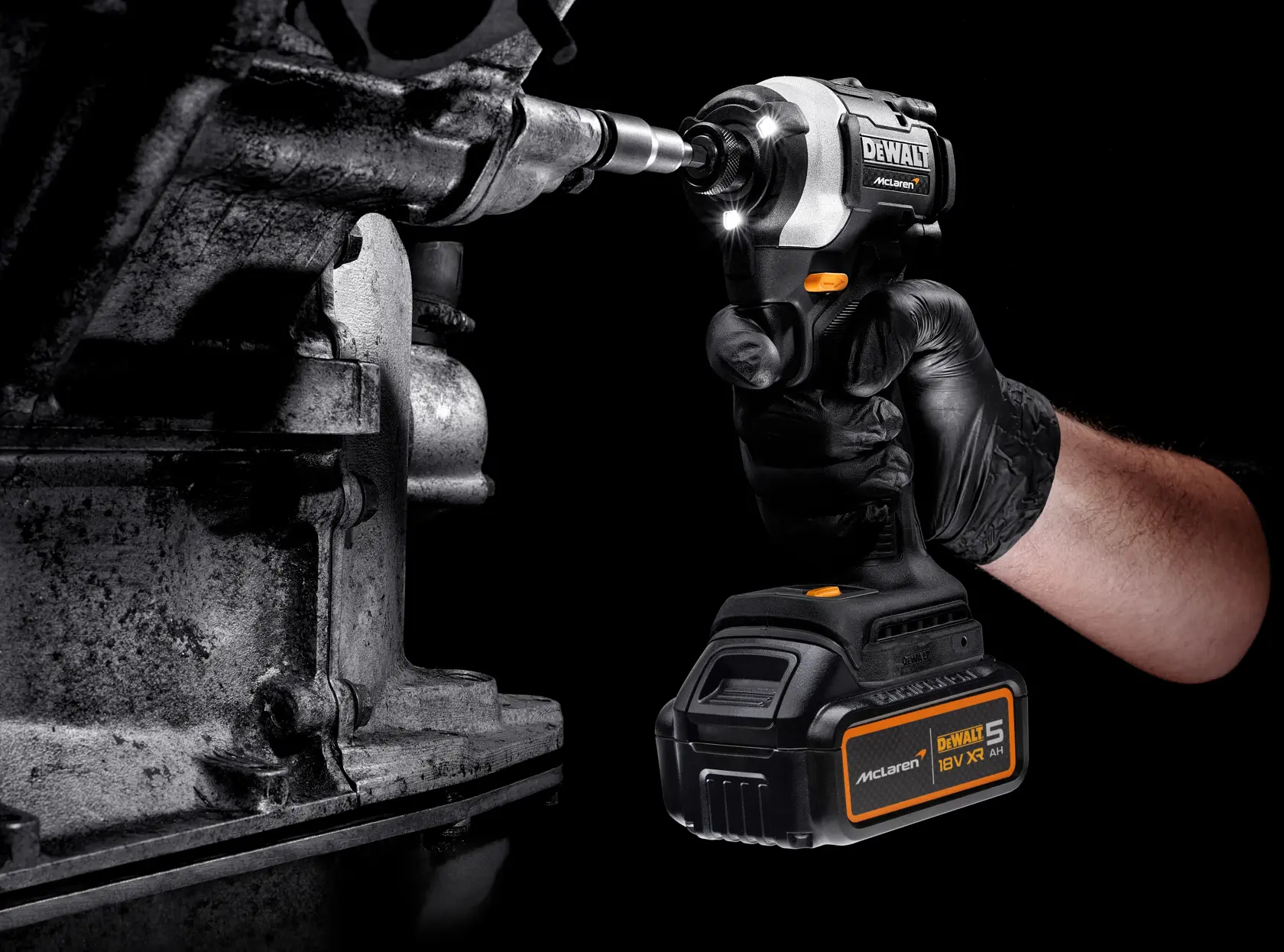 DEWALT x McLaren F1 Team 18V XR Schlagschrauber - 2 x 5Ah