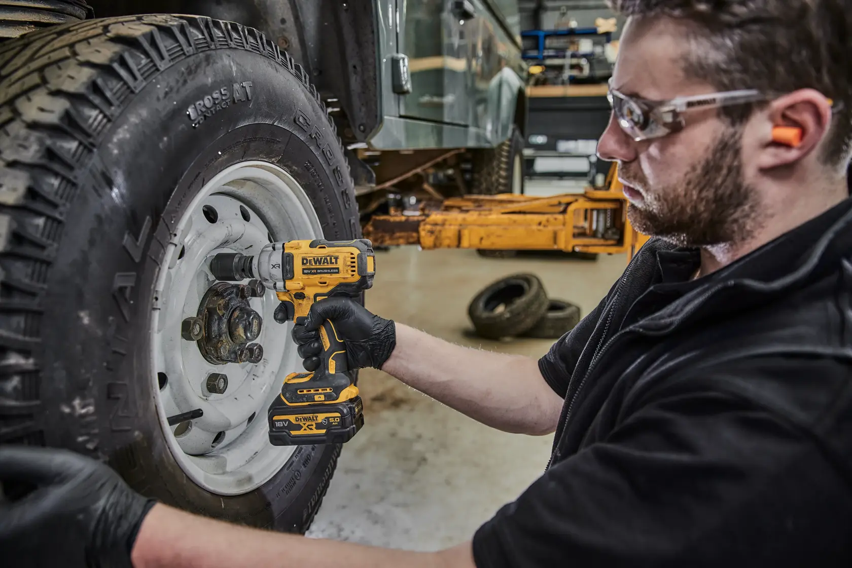 DEWALT® 18V XR® Brushless 1/2" Akku-Mittelklasse-Drehschlagschrauber mit Hogringe-Aufnahme (ohne Akku)