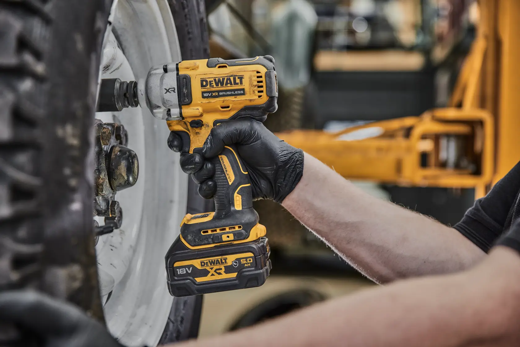 DEWALT® 18V XR® Brushless 1/2" Akku-Mittelklasse-Drehschlagschrauber mit Hogringe-Aufnahme (ohne Akku)