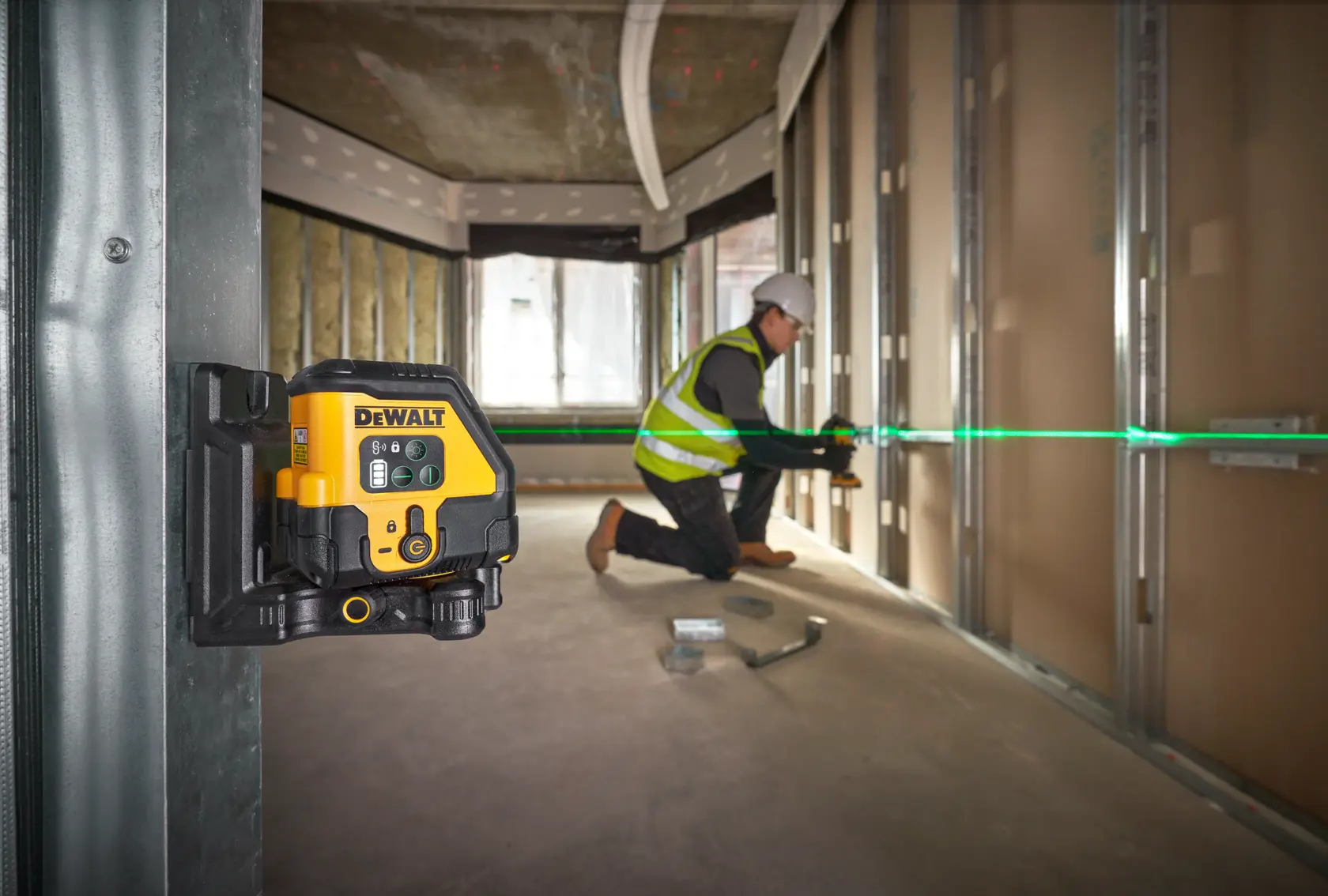 DEWALT® Kompakter Linienlaser mit integriertem Li-Ionen-Akku und USB-C Anschluss, grüne Laserlinie