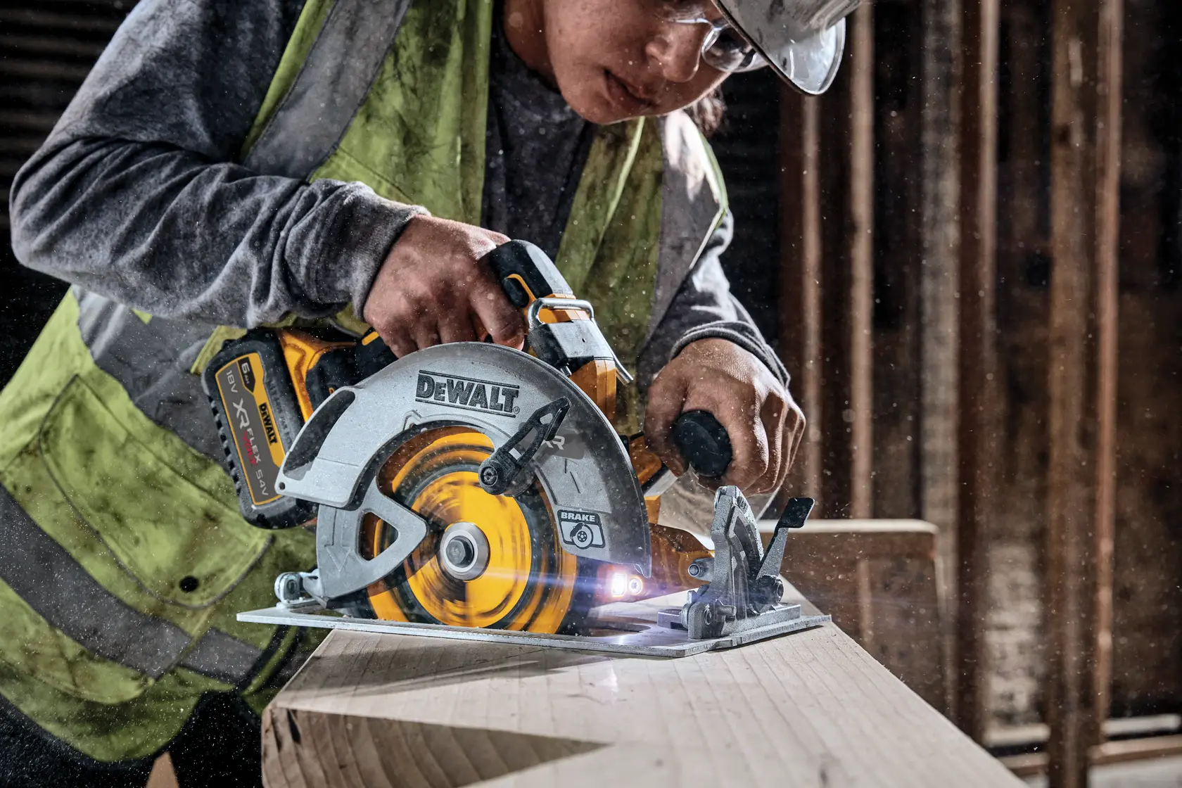 18 Volt FLEXVOLT Advantage Akku-Handkreissäge (Basisversion)