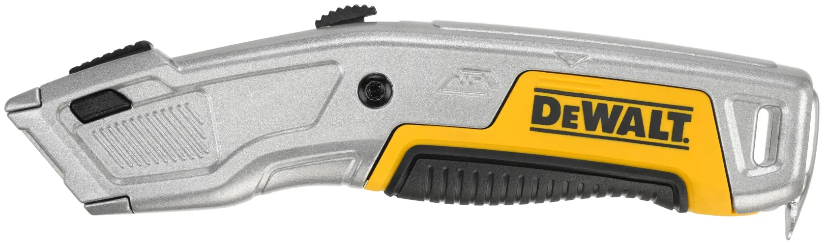 Ein DEWALT Universalmesser mit einziehbarer Klinge, silbernem Gehäuse und gelben sowie schwarzen Akzenten. Das DEWALT-Logo ist am Griff zu sehen.