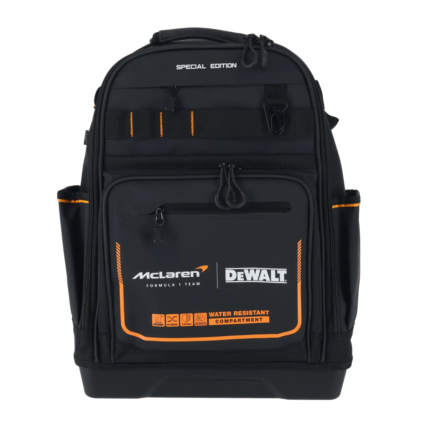 Schwarzer DEWALT McLaren Rucksack mit orange Details, mehreren Fächern und wasserabweisender Funktion.